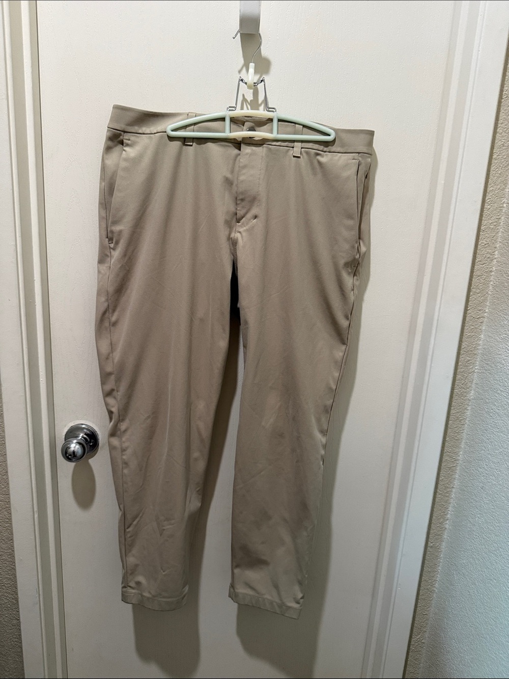 lululemon athletica Men's Khaki Chino Pants - Light Tan